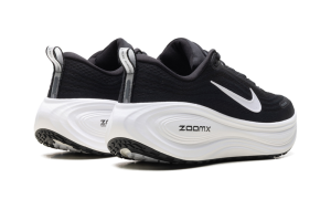 nike-vomero-plus HV8154-002