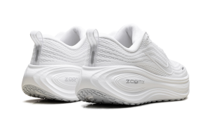 nike-vomero-plus HV8154-102