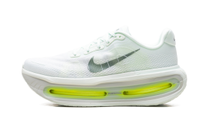 Nike Vomero Premium “White / Bright Crimson” (HQ2050-103)