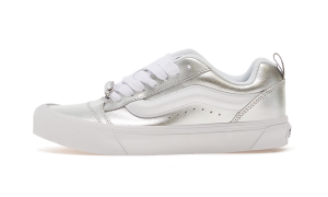 Vans Knu Skool “Metallic Leather Silver” (VN000E9XSLV1)