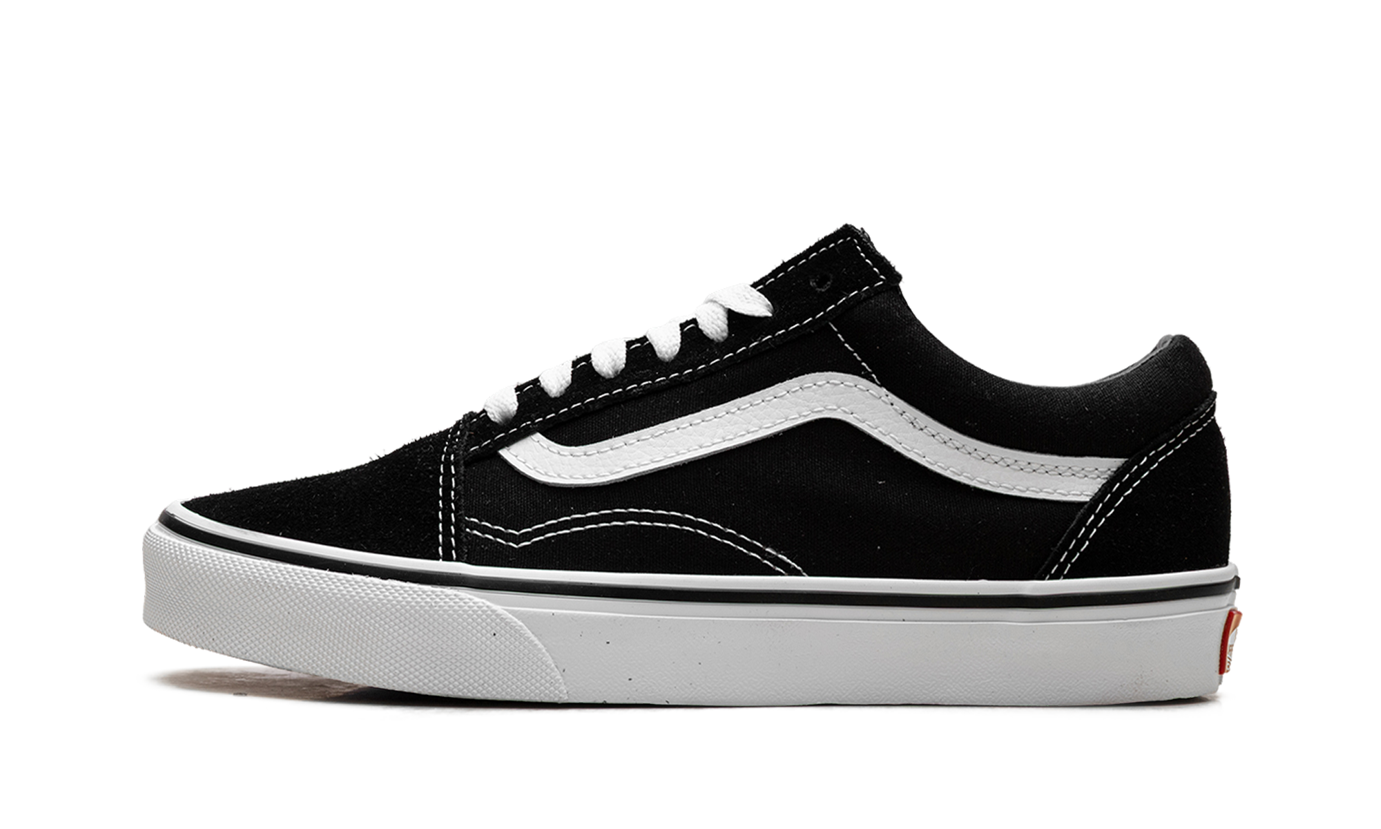 Vans Old Skool “Black White”: de sneaker die geen hype nodig heeft
