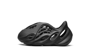 Yeezy Foam RNR Kids “Onyx” (HP5347)