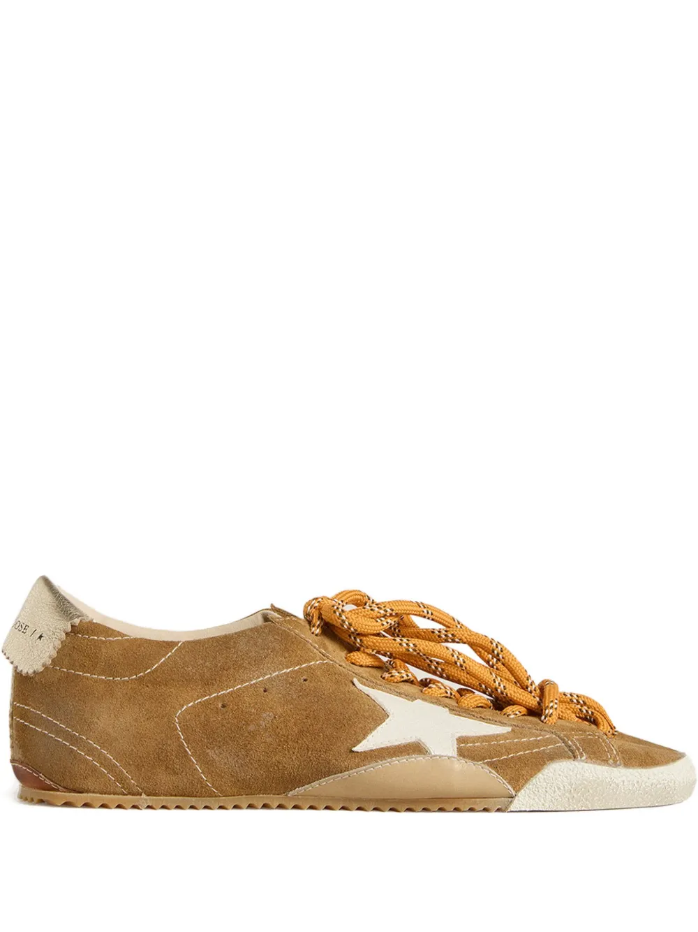 Golden Goose True-Star Sneakers aus tabakfarbenem Wildleder mit weißem Stern und Platinabsatz – Braun (GWF00922F007393)