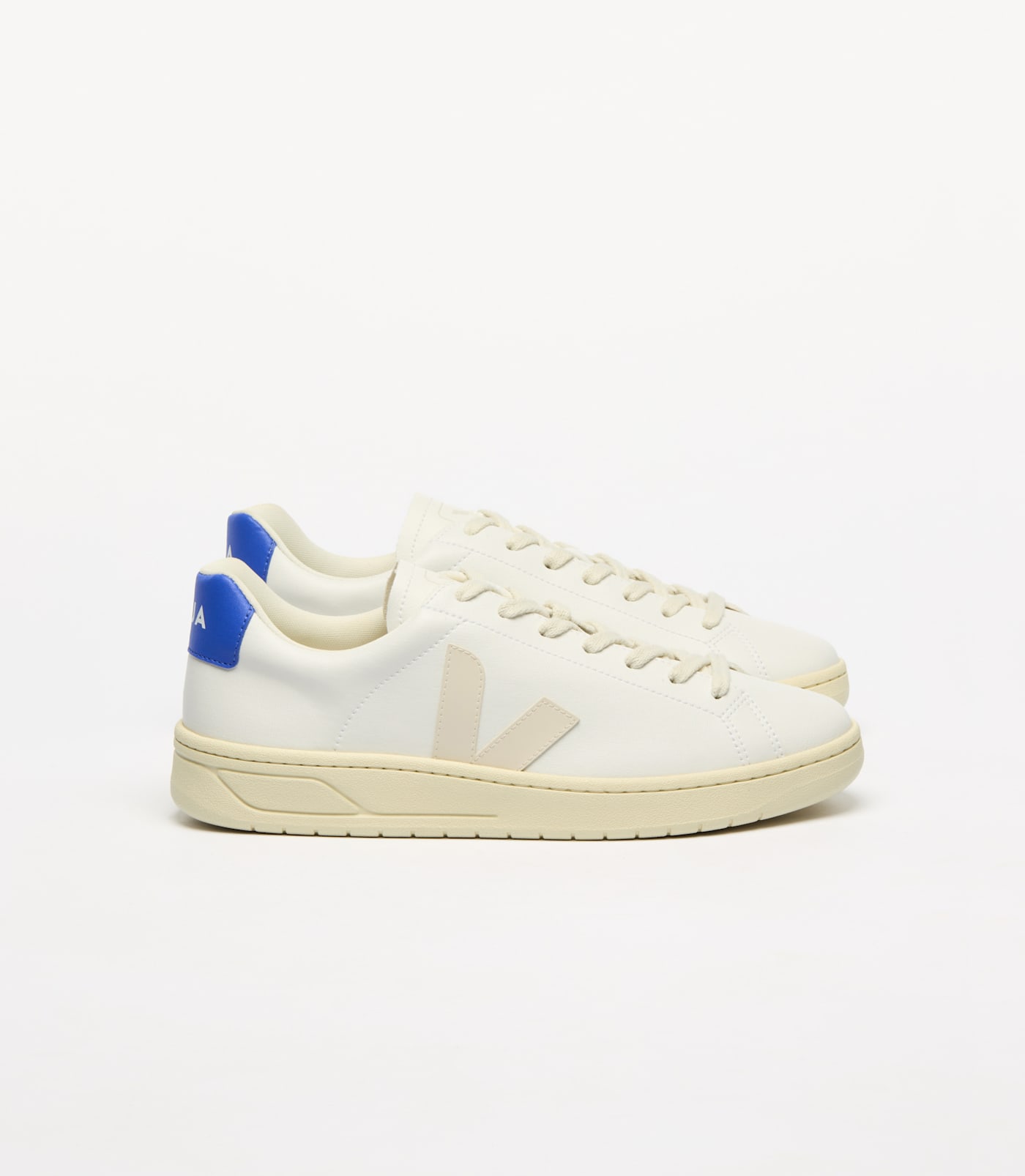 VEJA V-10 Sneakers – Weiß (UC0703880A)